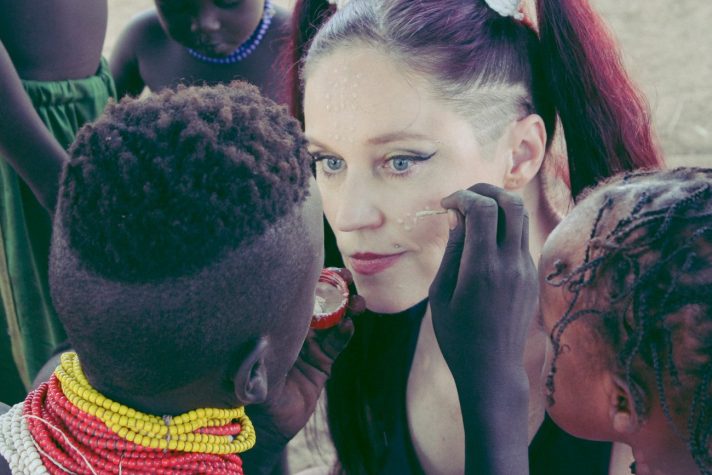 Luanos Masienės fotografijų parodos „Kasdienybė be civilizacijos grimo“ pristatymas